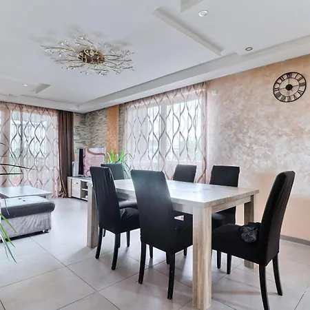 Appartement 3br Meinau Area - What'app - 0034-656-619-782 - For Reservations! Strasbourg